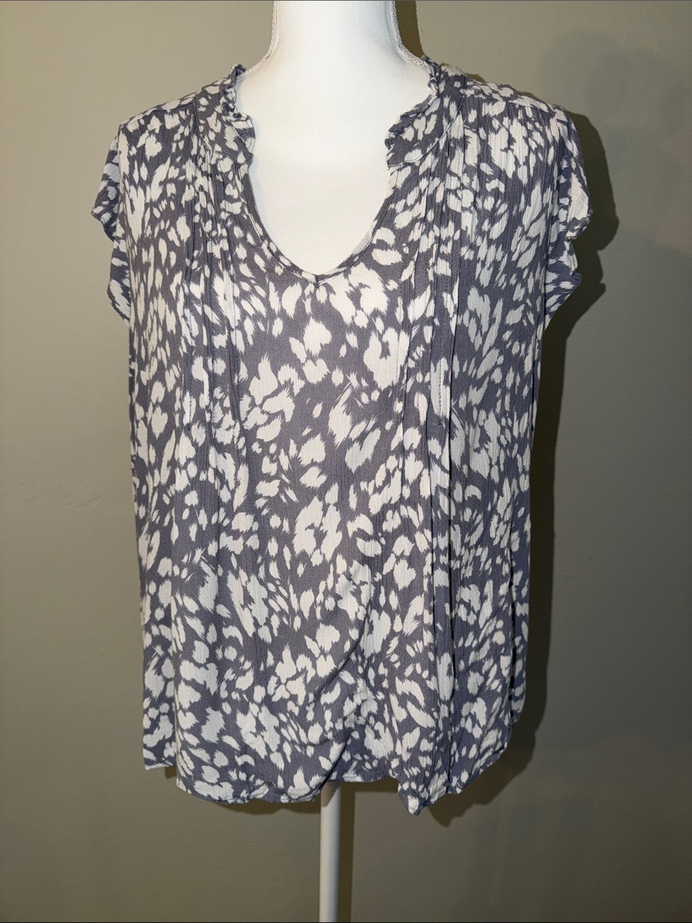Fun2Fun Women's XXL Gray & White Rayon Shirt